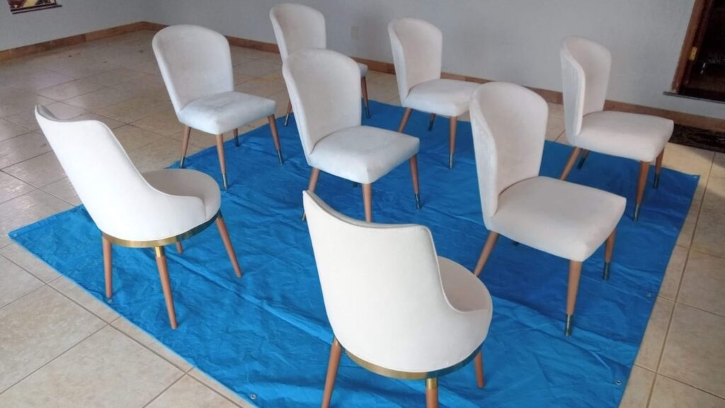 Limpeza de cadeira estofadas em são José dos Pinhais